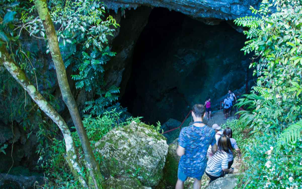 The entrance to Lumiang Cave