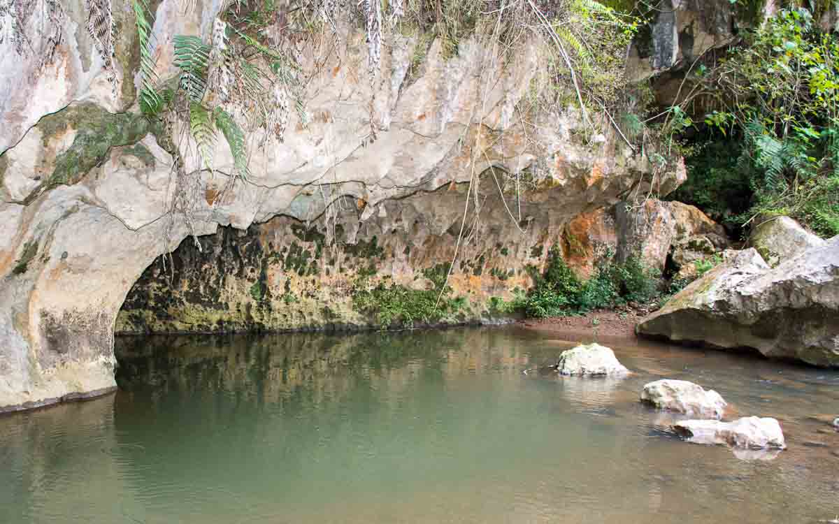 Water stream at the end of the underground river cave