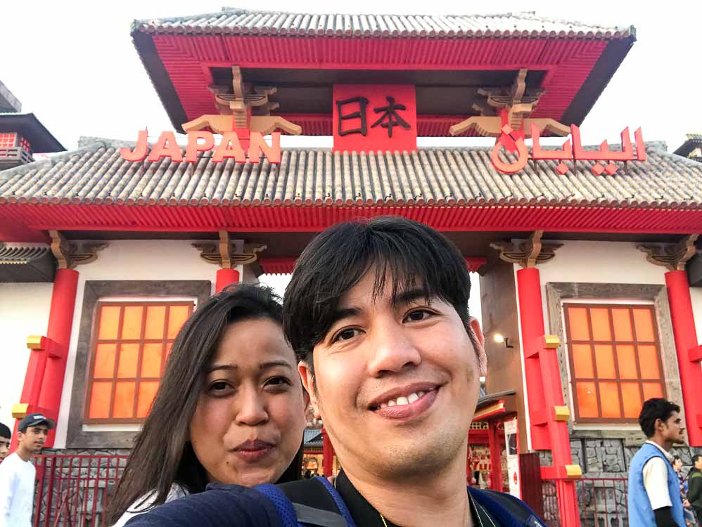 Partners admiring the architecture of the Japan Pavilion.